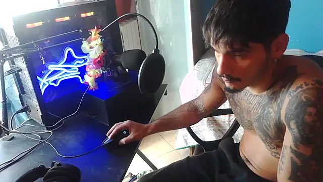 Badboyi1997 online show from 11, 10, 2025