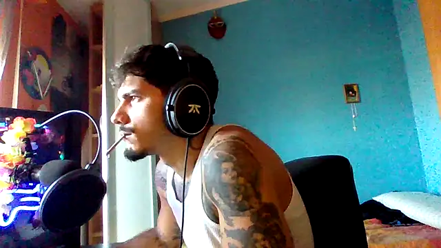 Badboyi1997 online show from 29, 10, 2025