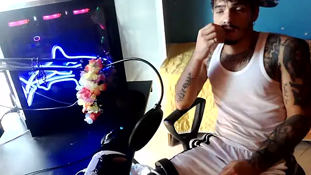 Badboyi1997 online show from 1, 11, 2025