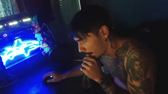 Badboyi1997 online show from 8, 10, 2025