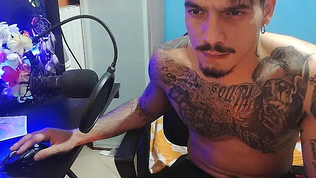 Badboyi1997 online show from 6, 10, 2025