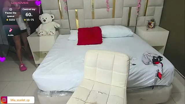 Mia scarlet69 online show from 14, 1, 2026