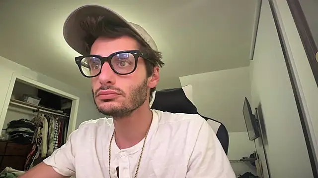 Snapshot of Dylansd chatting on 16, 12, 2024 Dylansd online show from 16, 12, 2024