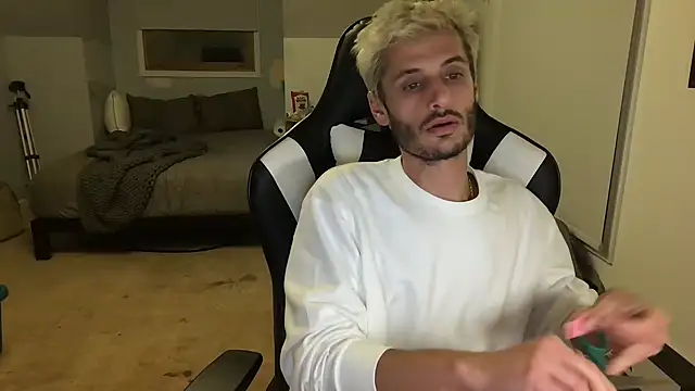 Snapshot of Dylansd chatting on 5, 2, 2025 Dylansd online show from 5, 2, 2025