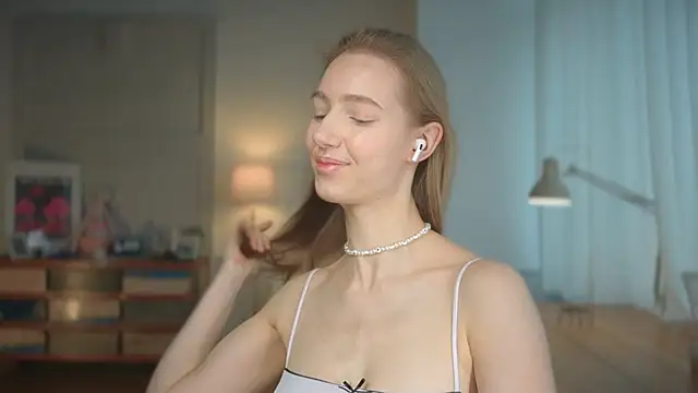 solar bella online show from 17, 3, 2025