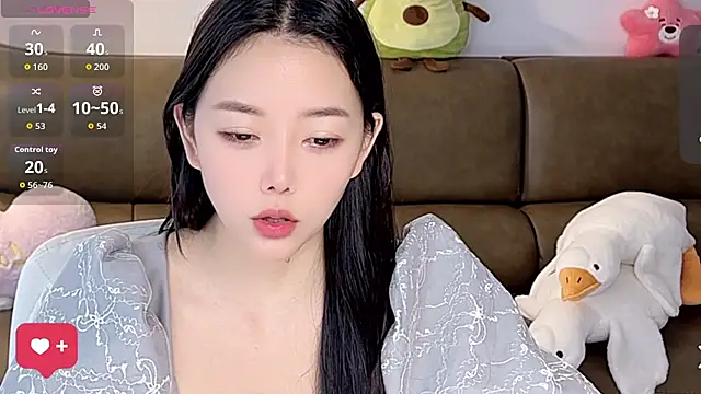 Snapshot of Yilin1999 chatting on 23, 9, 2025 Yilin1999 online show from 23, 9, 2025