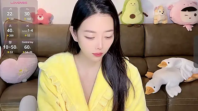 Snapshot of Yilin1999 chatting on 7, 2, 2025 Yilin1999 online show from 7, 2, 2025