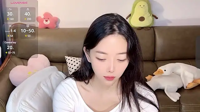 Snapshot of Yilin1999 chatting on 21, 2, 2025 Yilin1999 online show from 21, 2, 2025