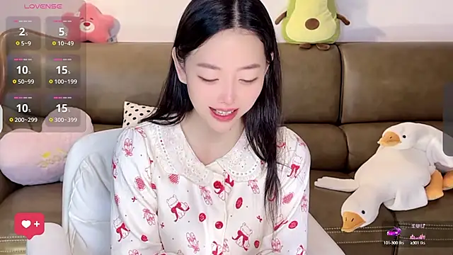 Snapshot of Yilin1999 chatting on 12, 3, 2025 Yilin1999 online show from 12, 3, 2025