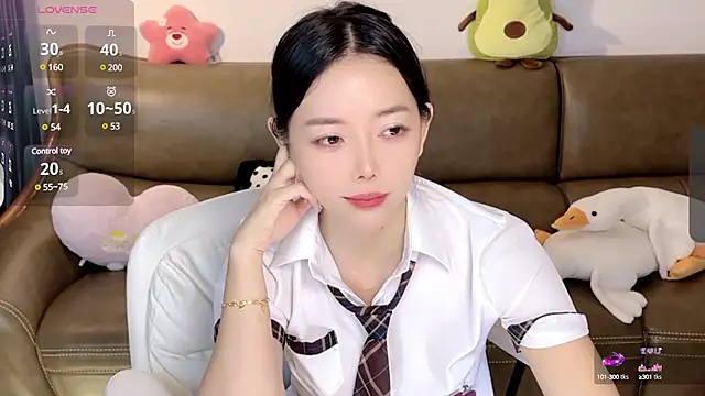 Snapshot of Yilin1999 chatting on 21, 2, 2025 Yilin1999 online show from 21, 2, 2025