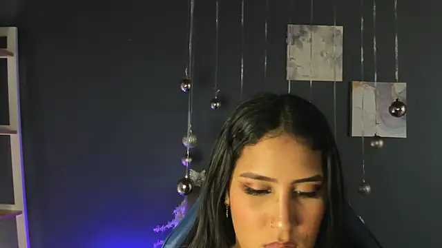 Cami  Smiith online show from 3, 12, 2024