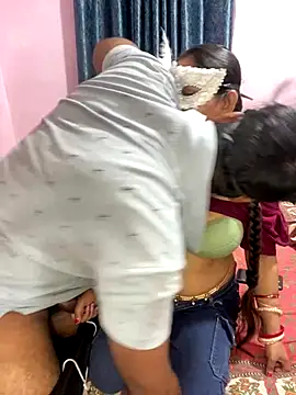 Snapshot of mickey_love chatting on 24, 11, 2025 mickey love online show from 24, 11, 2025