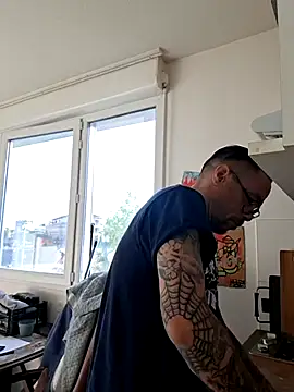 mileflav0r online show from 24, 4, 2026