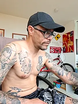 mileflav0r online show from 28, 4, 2026