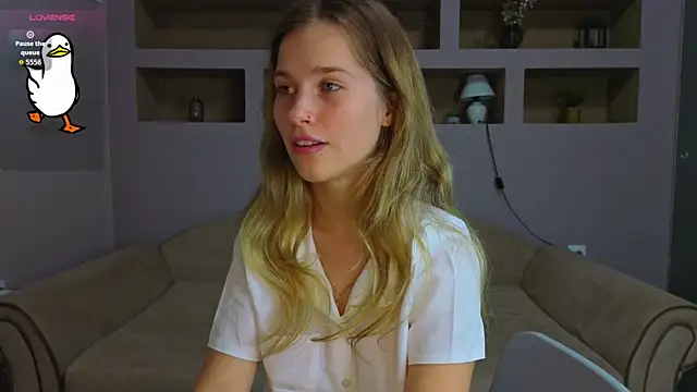 Snapshot of LinaCristonsen chatting on 26, 10, 2025 LinaCristonsen online show from 26, 10, 2025