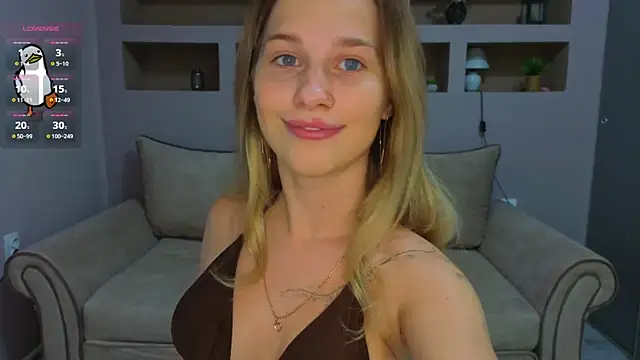 Snapshot of LinaCristonsen chatting on 14, 9, 2025 LinaCristonsen online show from 14, 9, 2025