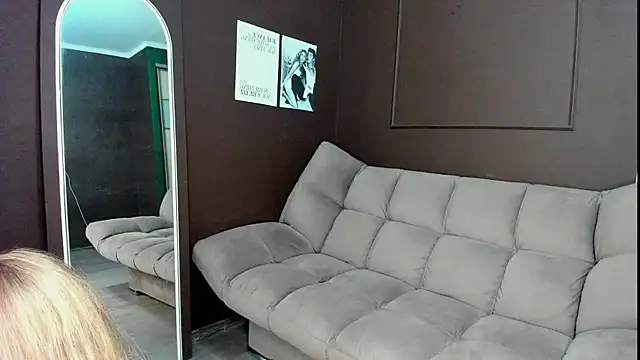 Snapshot of LinaCristonsen chatting on 24, 2, 2025 LinaCristonsen online show from 24, 2, 2025