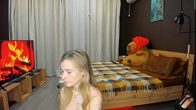 Snapshot of LinaCristonsen chatting on 16, 3, 2025 LinaCristonsen online show from 16, 3, 2025