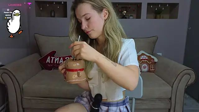 LinaCristonsen online show from 14, 12, 2025