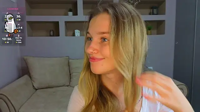 Snapshot of LinaCristonsen chatting on 27, 9, 2025 LinaCristonsen online show from 27, 9, 2025