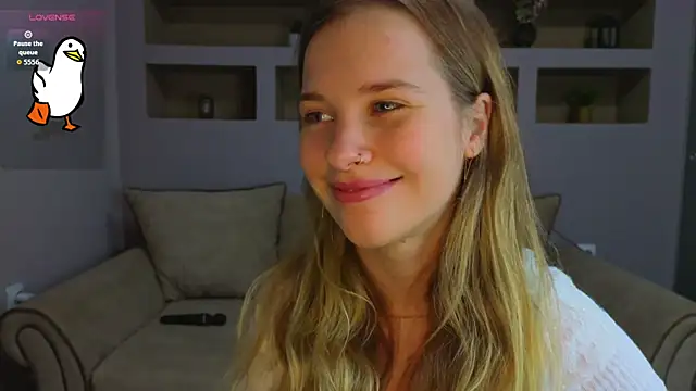 Snapshot of LinaCristonsen chatting on 19, 10, 2025 LinaCristonsen online show from 19, 10, 2025