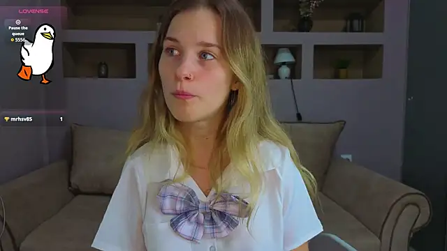 Snapshot of LinaCristonsen chatting on 25, 10, 2025 LinaCristonsen online show from 25, 10, 2025