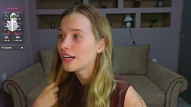 Snapshot of LinaCristonsen chatting on 30, 9, 2025 LinaCristonsen online show from 30, 9, 2025