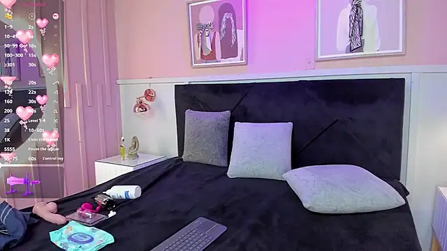 Snapshot of elodie_walker chatting on 10, 10, 2025 elodie walker online show from 10, 10, 2025