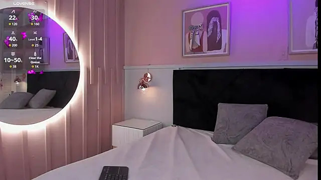 Snapshot of elodie_walker chatting on 9, 7, 2026 elodie walker online show from 9, 7, 2026