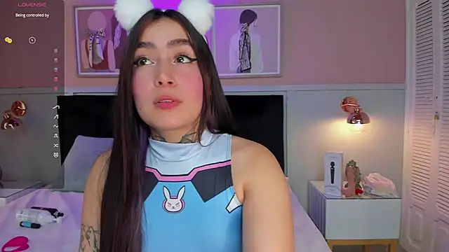 Snapshot of elodie_walker chatting on 14, 10, 2025 elodie walker online show from 14, 10, 2025