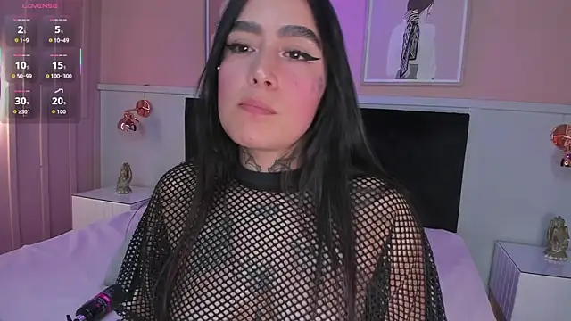 Snapshot of elodie_walker chatting on 11, 11, 2025 elodie walker online show from 11, 11, 2025