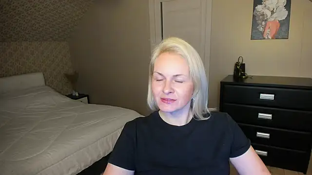 Alicee Gracee online show from 24, 11, 2025