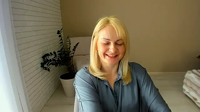 Alicee Gracee online show from 6, 3, 2026