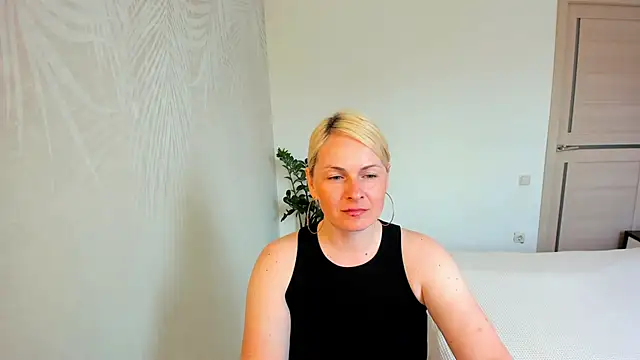 Alicee Gracee online show from 13, 5, 2026
