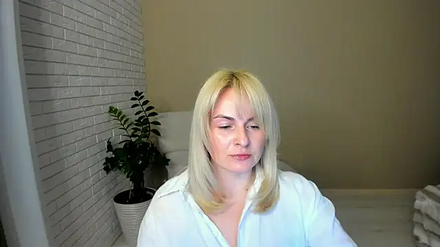 Alicee Gracee online show from 25, 2, 2026