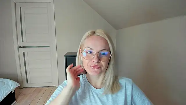 Alicee Gracee online show from 15, 2, 2025