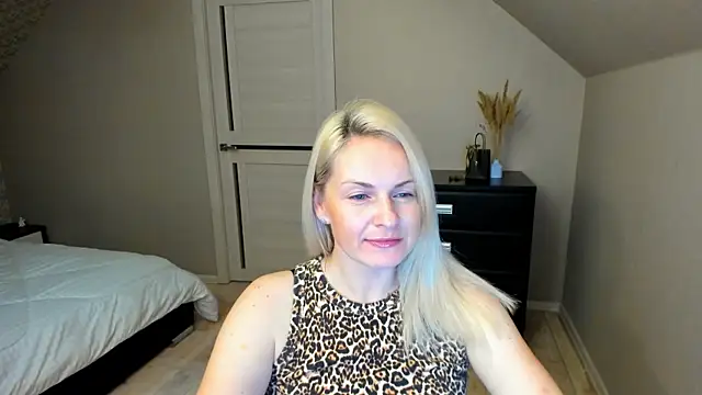 Alicee Gracee online show from 7, 11, 2025