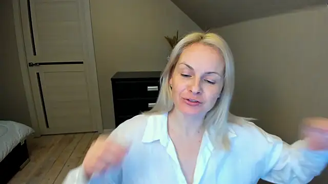 Alicee Gracee online show from 15, 2, 2025