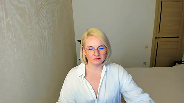 Alicee Gracee online show from 15, 4, 2026