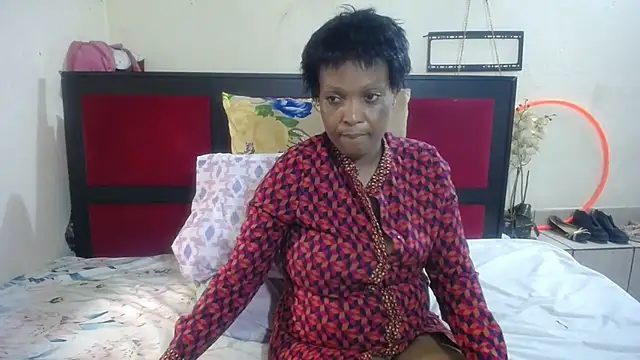 MaximTease24 online show from 11, 10, 2025