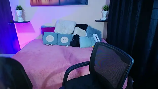 cristal-evanns online show from 7, 1, 2025