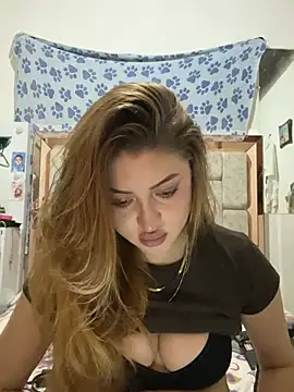 Snapshot of cristal-evanns chatting on 31, 5, 2026 cristal-evanns online show from 31, 5, 2026