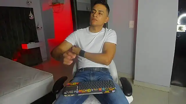 Lucii fer  online show from 12, 11, 2025