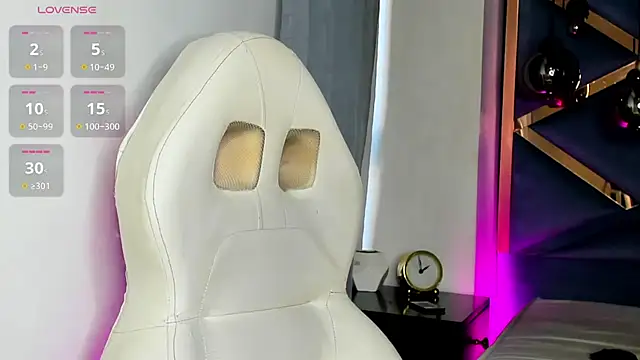 Lucii fer  online show from 23, 11, 2025