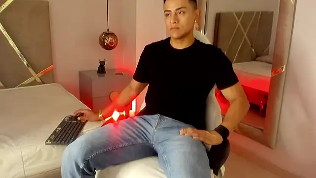 Lucii fer  online show from 15, 11, 2025