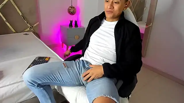 Lucii fer  online show from 18, 11, 2025