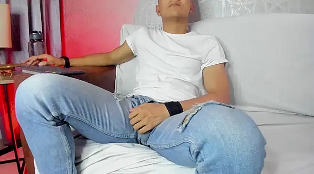 Lucii fer  online show from 23, 2, 2025