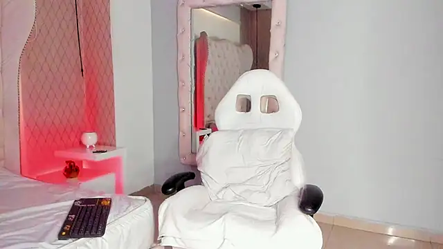 Lucii fer  online show from 19, 2, 2026