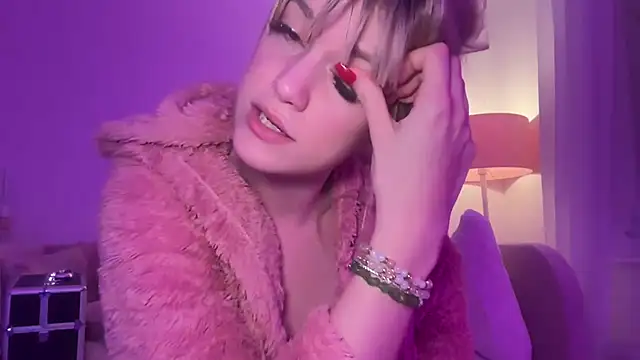 LustfulLuna  online show from 6, 3, 2026