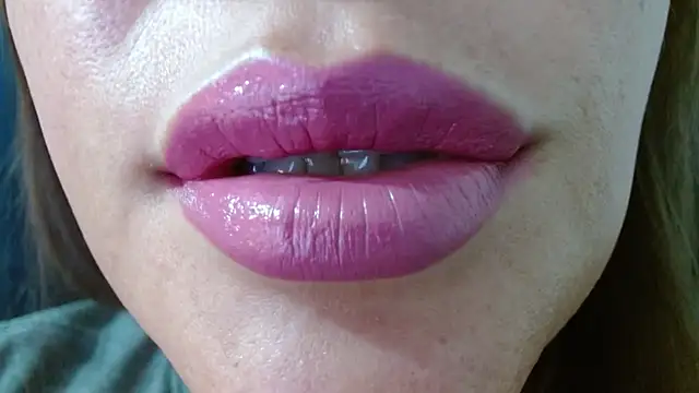 Snapshot of miss_evoleth2 chatting on 9, 7, 2026 miss evoleth2 online show from 9, 7, 2026